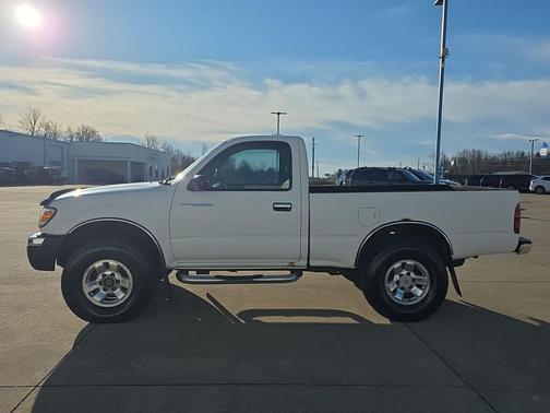 1999 Toyota Tacoma Base