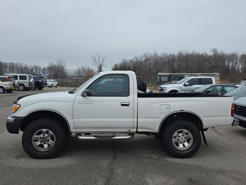1999 Toyota Tacoma Base
