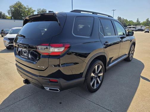 2023 Honda Pilot AWD Elite