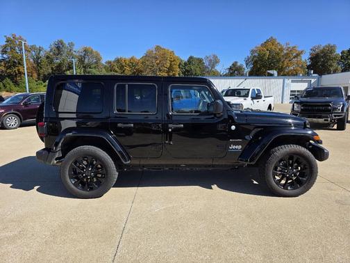 2024 Jeep Wrangler 4xe Sahara