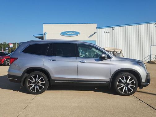 2022 Honda Pilot Touring 8-Passenger