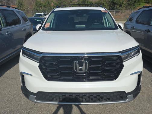 Platinum White Pearl 2024 Honda Pilot