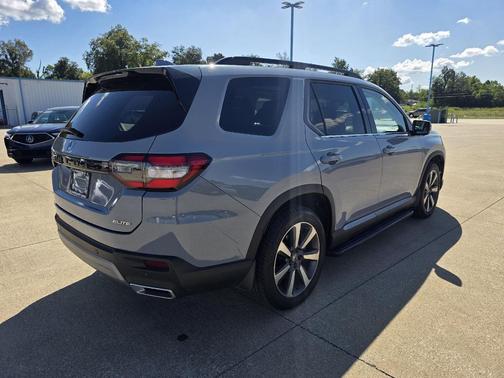 2023 Honda Pilot AWD Elite