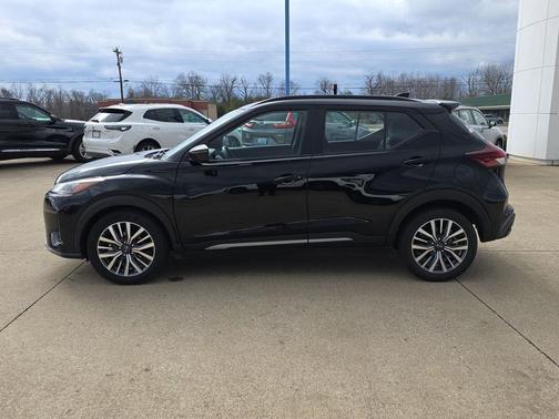 2024 Nissan Kicks SR