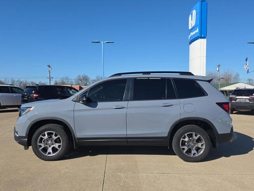 Sonic Gray Pearl 2022 Honda Passport