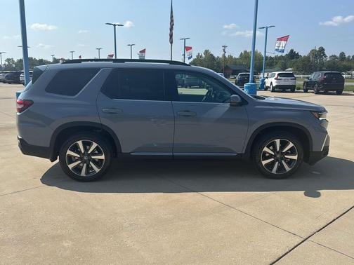 2025 Honda Pilot Touring 8-Passenger