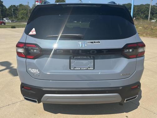 2025 Honda Pilot Touring 8-Passenger