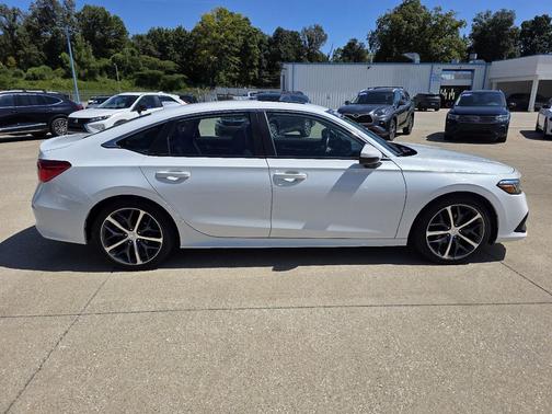 2022 Honda Civic Touring