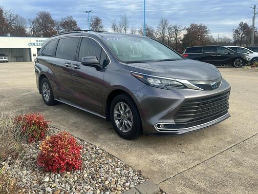 2024 Toyota Sienna XLE
