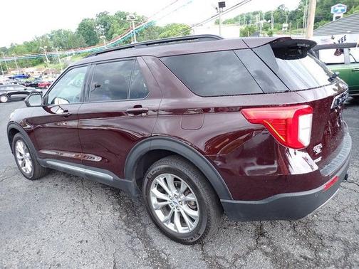 JEWEL RED MET TINTED CC 2023 Ford Explorer XLT