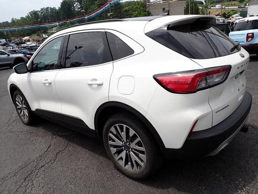 2022 Ford Escape TITANIUM