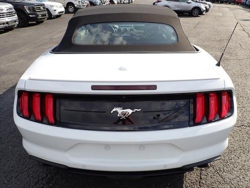 2022 Ford Mustang ECOBOOST PREMIUM
