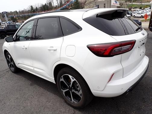 2023 Ford Escape ST-LINE ELITE