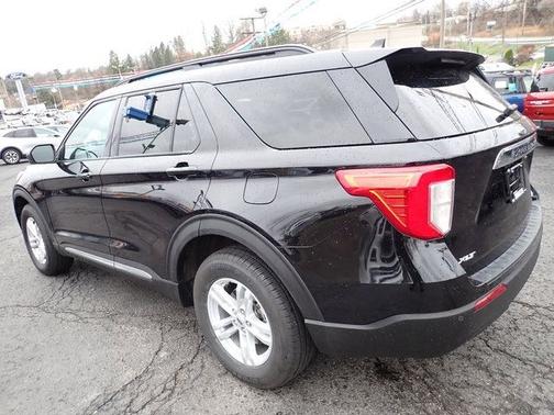 AGATE BLACK METALLIC 2023 Ford Explorer XLT