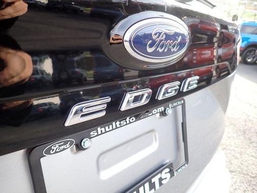 ICONIC SILVER 2022 Ford Edge ST LINE