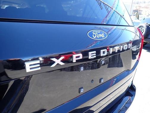 AGATE BLACK METALLIC 2025 Ford Expedition Max ACTIVE