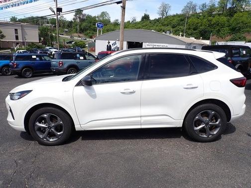STAR WHITE METALLIC TRI-COA 2024 Ford Escape ST-LINE
