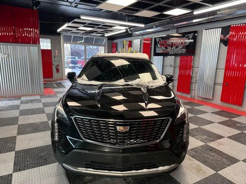 2023 Cadillac XT4 Premium Luxury