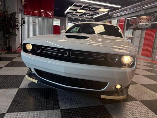 White Knuckle Clearcoat 2022 Dodge Challenger GT
