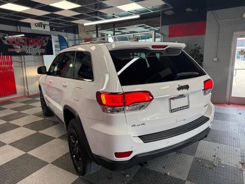 2020 Jeep Grand Cherokee Laredo E