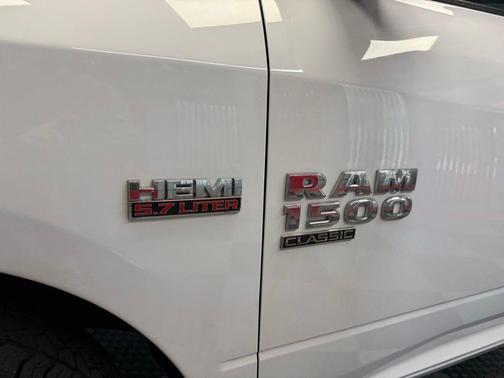 Bright White Clearcoat 2022 RAM 1500 Classic SLT
