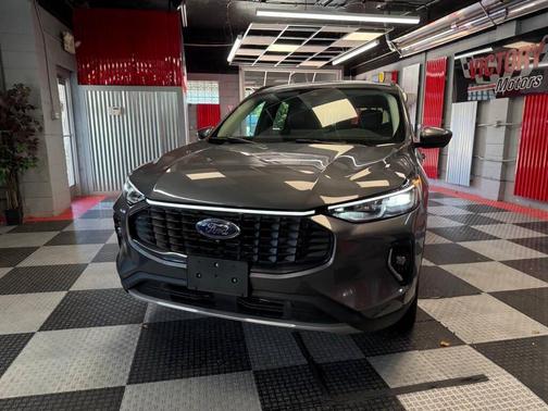 2023 Ford Escape Platinum