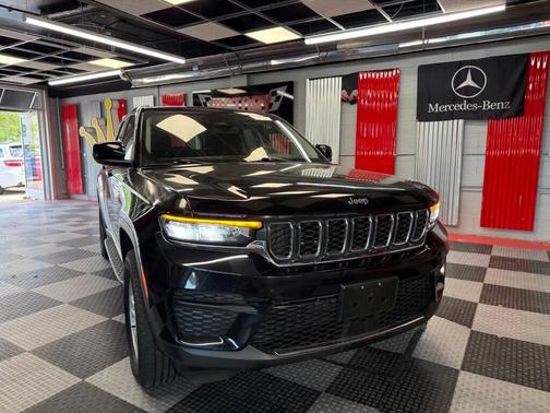 2023 Jeep Grand Cherokee Laredo