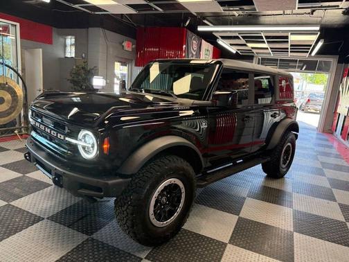 Shadow Black 2022 Ford Bronco Outer Banks