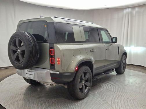 2025 Land Rover Defender P300