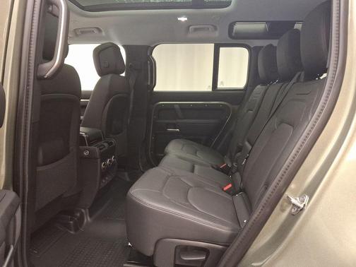 2025 Land Rover Defender P300