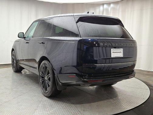 2025 Land Rover Range Rover P400 SE