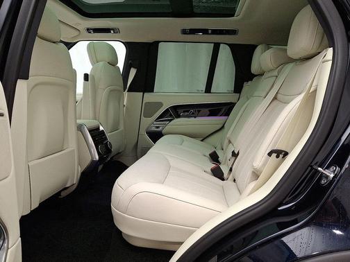 2025 Land Rover Range Rover P400 SE