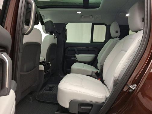 2025 Land Rover Defender P400 S