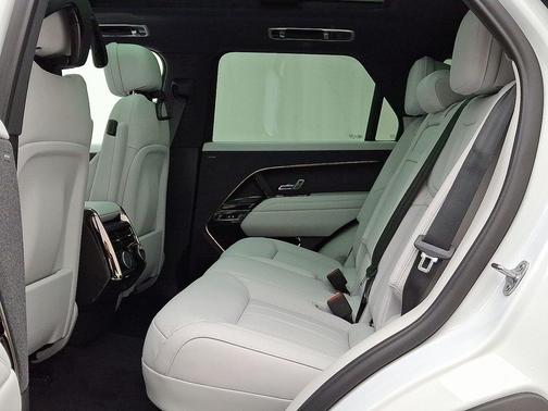 2025 Land Rover Range Rover Sport P360 SE