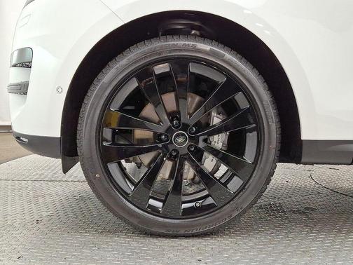 2025 Land Rover Range Rover Sport P360 SE