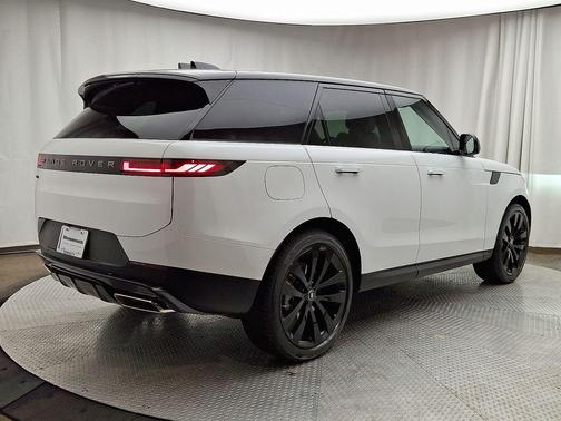 2025 Land Rover Range Rover Sport P360 SE