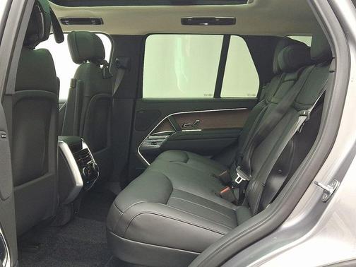 2026 Land Rover Range Rover SE