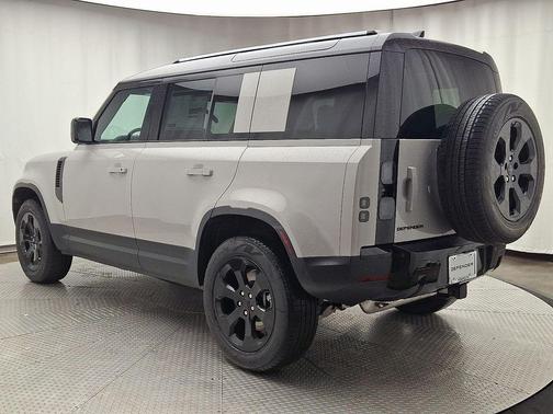 2026 Land Rover Defender 