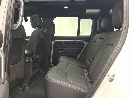 2026 Land Rover Defender 