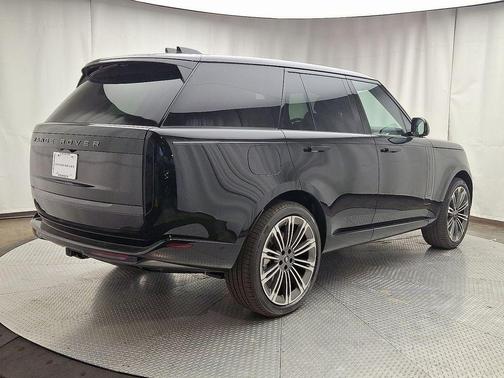 2025 Land Rover Range Rover P400 SE