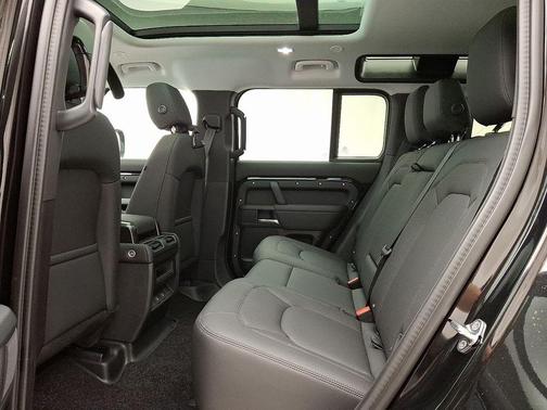 2025 Land Rover Defender P300