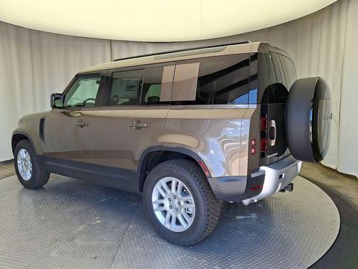 2025 Land Rover Defender P300