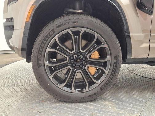 2026 Land Rover Defender V8