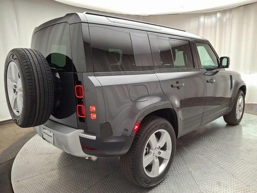 2025 Land Rover Defender P400 S