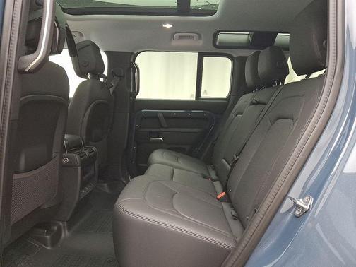 2025 Land Rover Defender P400 S