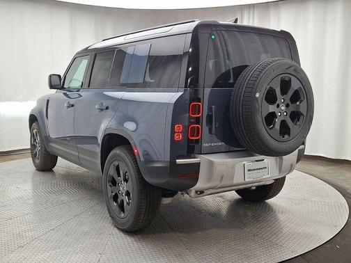 2025 Land Rover Defender P400 S