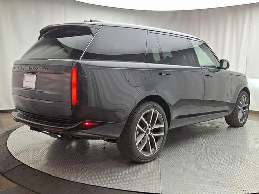 2026 Land Rover Range Rover SE
