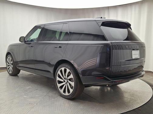 2025 Land Rover Range Rover P530 SE 7 Seat