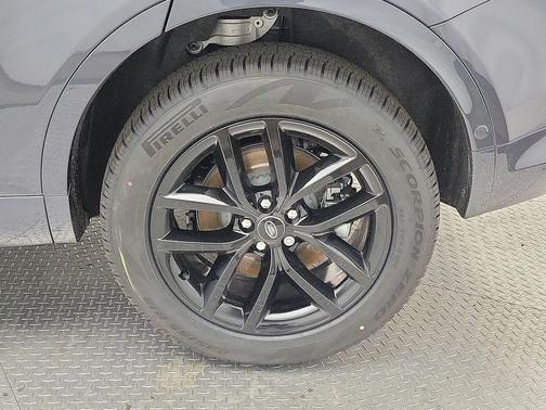 2024 Land Rover Discovery Sport Core S