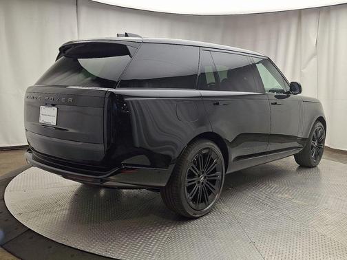 2025 Land Rover Range Rover P400 SE 7 Seat